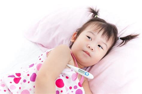 kenapa demam pada bayi harus diatasi dengan cepat
